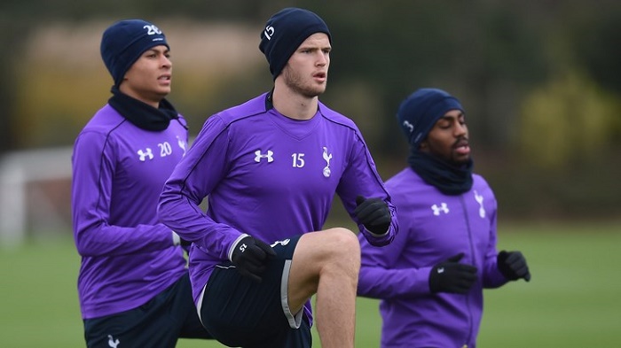 半场：科莫1-0萨索洛，杜维卡斯破门，尼科-帕斯倒钩射门被扑