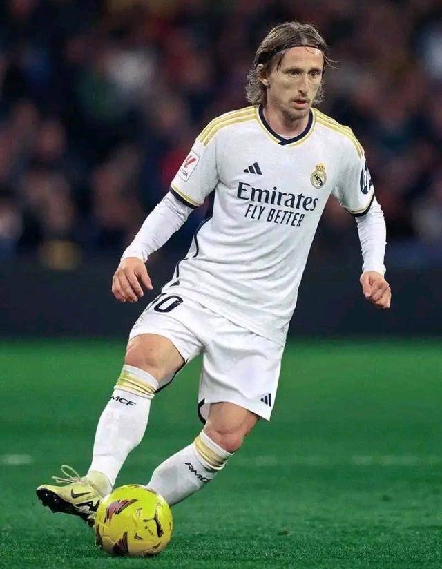 每体：巴萨有罗克20%转会分成，若5000万欧转会可获1000万欧