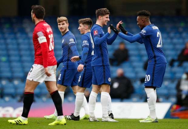 足球国足战术演练曝光，全队默契提升